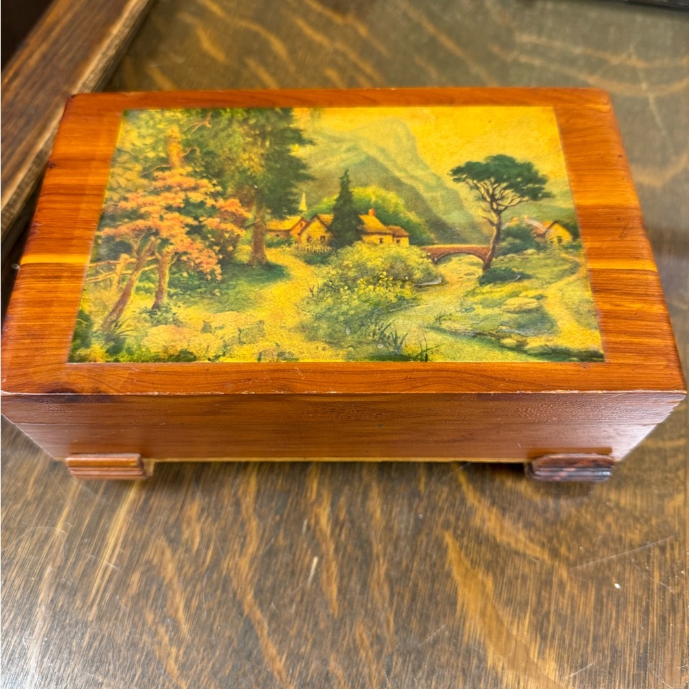 Vintage Cedar Trinket Keepsake Cigar Type Box